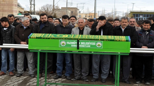 Şevket Çavdar, Ayaklarının Bulunduğu Mezara Gömüldü